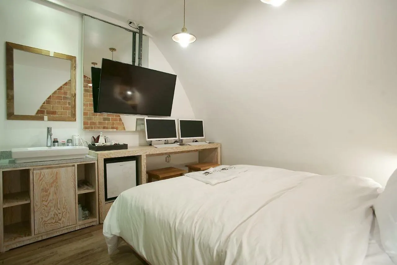 Lush Hotel سيول
